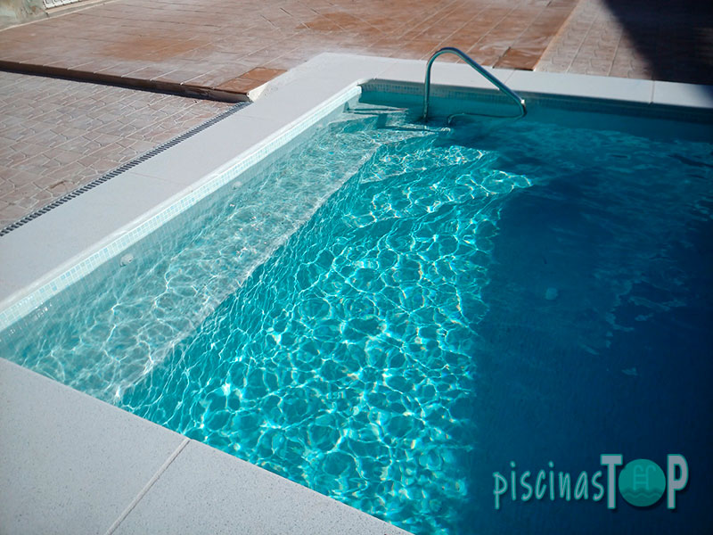 Construcción de piscinas de gresite mix en Madrid